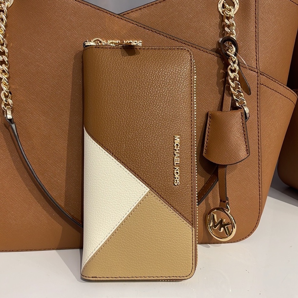 MICHAEL KORS LARGE TRAVEL CONTINENTAL WRISTLET WALLET PHONEHOLDER Luggage Multi - Picture 14 of 16
